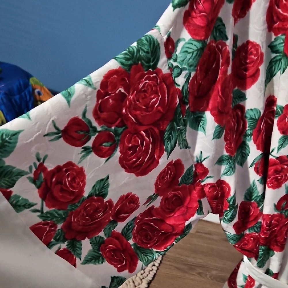 Floral Kimono Robe with Red Roses - Picture 4 of 7